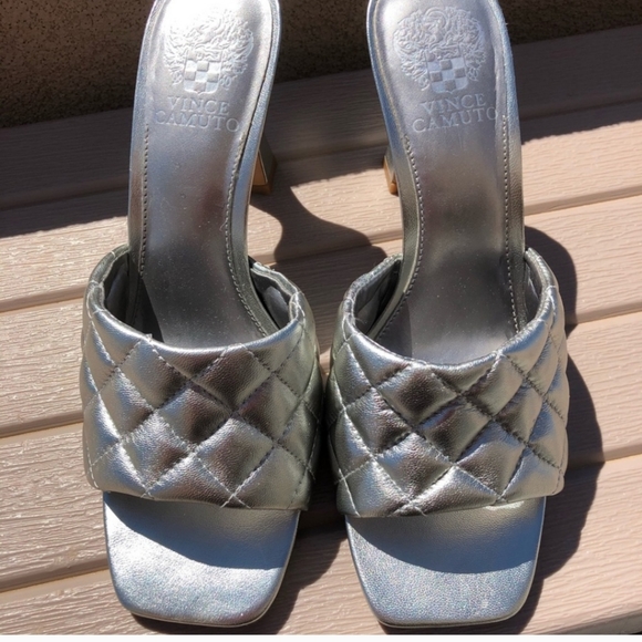Vince Camuto Silver Quilted Mules Heeled Sandals NWT Size 9 - Picture 6 of 12
